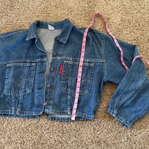 Vintage Levi’s Cropped Large Red Tab RARE Denim Jacket
Size Large - Picture 12 of 14